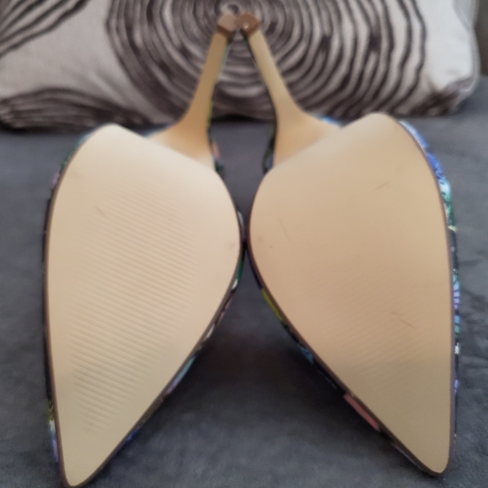 Shoes - Picture 3 of 3